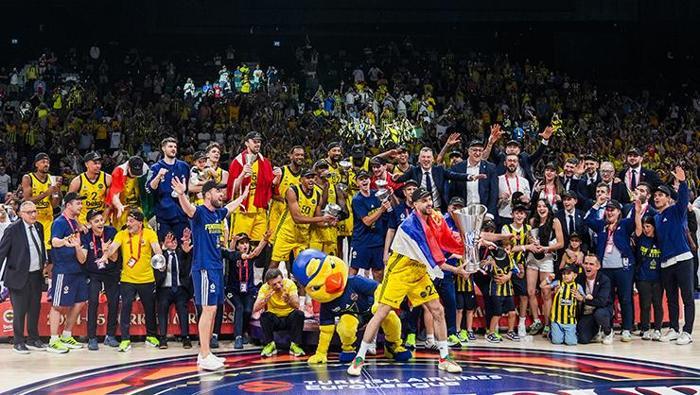 Fenerbahçe'nin şampiyonluğunu Arda Güler ve İsmail Kartal es geçmedi! Hande Baladın'dan flaş paylaşım 20 Fenerbahçe'nin şampiyonluğunu Arda Güler ve İsmail Kartal es geçmedi! Hande Baladın'dan flaş paylaşım- Ligler