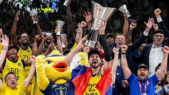 Fenerbahçe'nin şampiyonluğunu Arda Güler ve İsmail Kartal es geçmedi! Hande Baladın'dan flaş paylaşım 21 Fenerbahçe'nin şampiyonluğunu Arda Güler ve İsmail Kartal es geçmedi! Hande Baladın'dan flaş paylaşım- Ligler