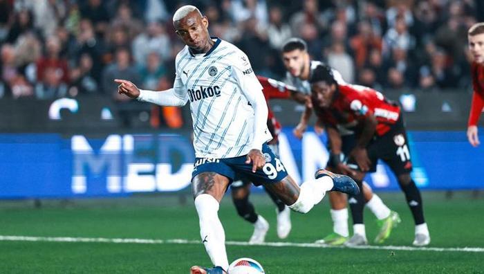 Fenerbahçe'nin yıldızı Talisca'dan rap albümü: Yeşil sahadan stüdyoya... 18 Fenerbahçe'nin yıldızı Talisca'dan rap albümü: Yeşil sahadan stüdyoya...- Futbol