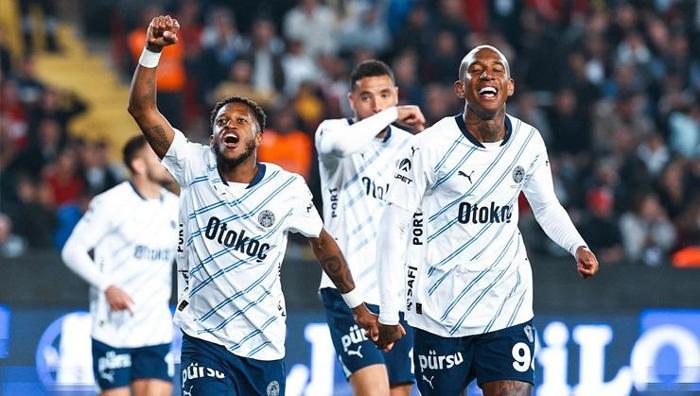 Fenerbahçe'nin yıldızı Talisca'dan rap albümü: Yeşil sahadan stüdyoya... 20 Fenerbahçe'nin yıldızı Talisca'dan rap albümü: Yeşil sahadan stüdyoya...- Futbol