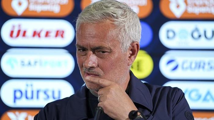 'Fenerbahçe'yi bekleyen tehlike' | Mourinho konusunda uyardı! Dikkat çeken detay 25 'Fenerbahçe'yi bekleyen tehlike' | Mourinho konusunda uyardı! Dikkat çeken detay- Futbol