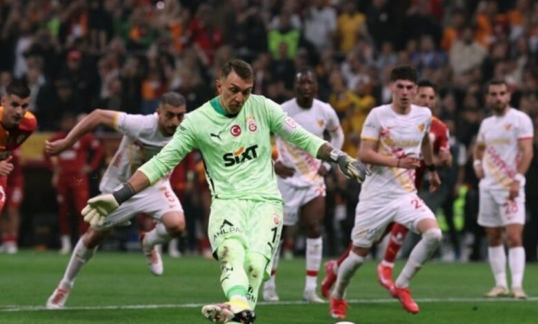 Fernando Muslera'dan penaltı golü! 11 Fernando Muslera'dan penaltı golü!- Trabzonspor