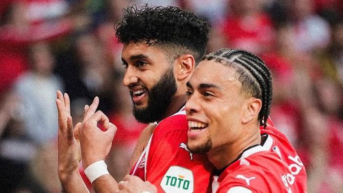 Francesco Farioli ve Wout Weghorst, hayatının şokunu yaşadı! 9 puan önde olan Ajax, PSV'ye şampiyonluğu veriyor... 19 Francesco Farioli ve Wout Weghorst, hayatının şokunu yaşadı! 9 puan önde olan Ajax, PSV'ye şampiyonluğu veriyor...- Futbol