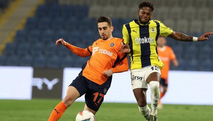 'Futbolcu mu, güreşçi mi?' Başakşehir FK-Fenerbahçe maçına damga vuran sözler: Gitmiş yine Euro'lar 28 'Futbolcu mu, güreşçi mi?' Başakşehir FK-Fenerbahçe maçına damga vuran sözler: Gitmiş yine Euro'lar- Futbol