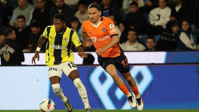 'Futbolcu mu, güreşçi mi?' Başakşehir FK-Fenerbahçe maçına damga vuran sözler: Gitmiş yine Euro'lar 30 'Futbolcu mu, güreşçi mi?' Başakşehir FK-Fenerbahçe maçına damga vuran sözler: Gitmiş yine Euro'lar- Futbol