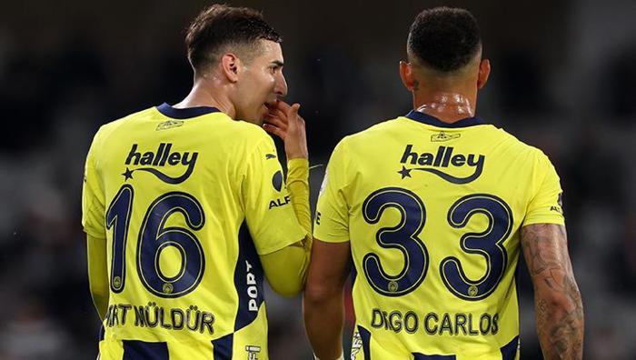 'Futbolcu mu, güreşçi mi?' Başakşehir FK-Fenerbahçe maçına damga vuran sözler: Gitmiş yine Euro'lar 33 'Futbolcu mu, güreşçi mi?' Başakşehir FK-Fenerbahçe maçına damga vuran sözler: Gitmiş yine Euro'lar- Futbol