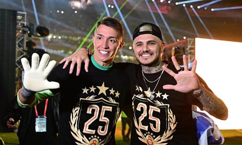 Galatasaray 5 yıldızlı formayı satışa sundu! İşte yeni logo 17 Galatasaray 5 yıldızlı formayı satışa sundu! İşte yeni logo- Futbol