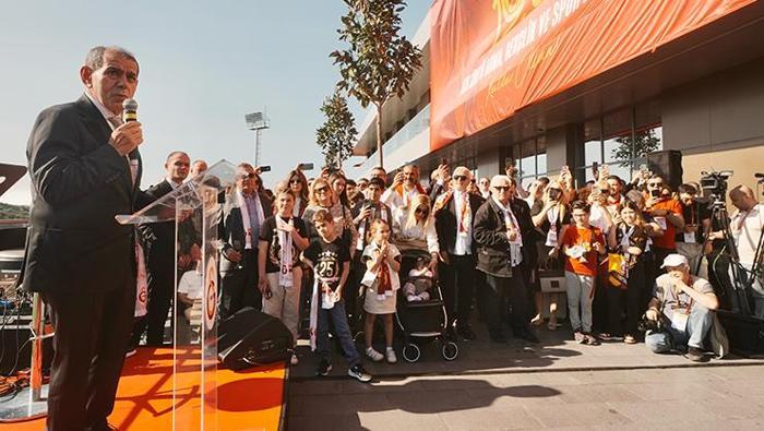 Galatasaray Başkanı Dursun Özbek'ten acı Osimhen itirafı: 'Rekabet edemeyiz' | Çılgın teklifi duyurdu 21 Galatasaray Başkanı Dursun Özbek'ten acı Osimhen itirafı: 'Rekabet edemeyiz' | Çılgın teklifi duyurdu- Futbol