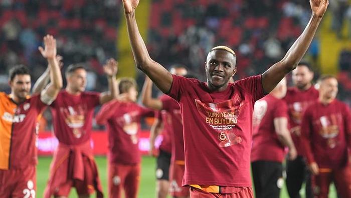 Galatasaray Başkanı Dursun Özbek'ten acı Osimhen itirafı: 'Rekabet edemeyiz' | Çılgın teklifi duyurdu 27 Galatasaray Başkanı Dursun Özbek'ten acı Osimhen itirafı: 'Rekabet edemeyiz' | Çılgın teklifi duyurdu- Futbol
