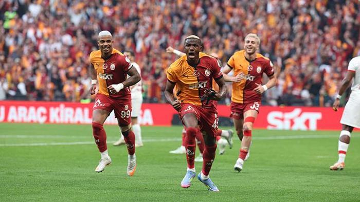 Galatasaray cephesinden Victor Osimhen açıklaması: 'Kimse merak etmesin Fenerbahçe’ye kaptırmayız' 21 Galatasaray cephesinden Victor Osimhen açıklaması: 'Kimse merak etmesin Fenerbahçe’ye kaptırmayız'- Futbol