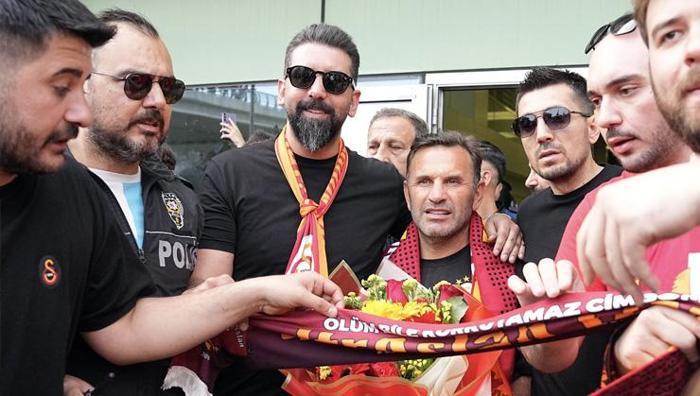'Galatasaray, Chicago Bulls gibi' Okan Buruk'un yardımcısı Gomez'den olay itiraf: Mourinho'ya gerek yoktu 28 'Galatasaray, Chicago Bulls gibi' Okan Buruk'un yardımcısı Gomez'den olay itiraf: Mourinho'ya gerek yoktu- Futbol