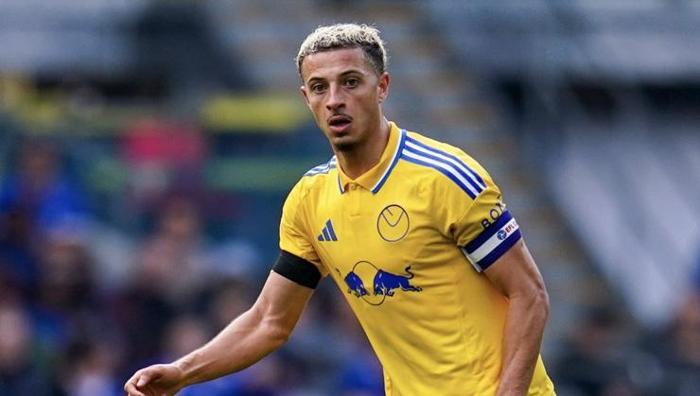 Galatasaray forması, Leeds United'ı açıklama yapmak zorunda bıraktı: Fotoğraflar tepki çekmişti 25 Galatasaray forması, Leeds United'ı açıklama yapmak zorunda bıraktı: Fotoğraflar tepki çekmişti- Futbol