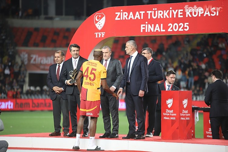 GALATASARAY HABERLERİ - Osimhen'den taraftarı coşturacak karar! İşte dönüş uçağında yaşananlar- Futbol