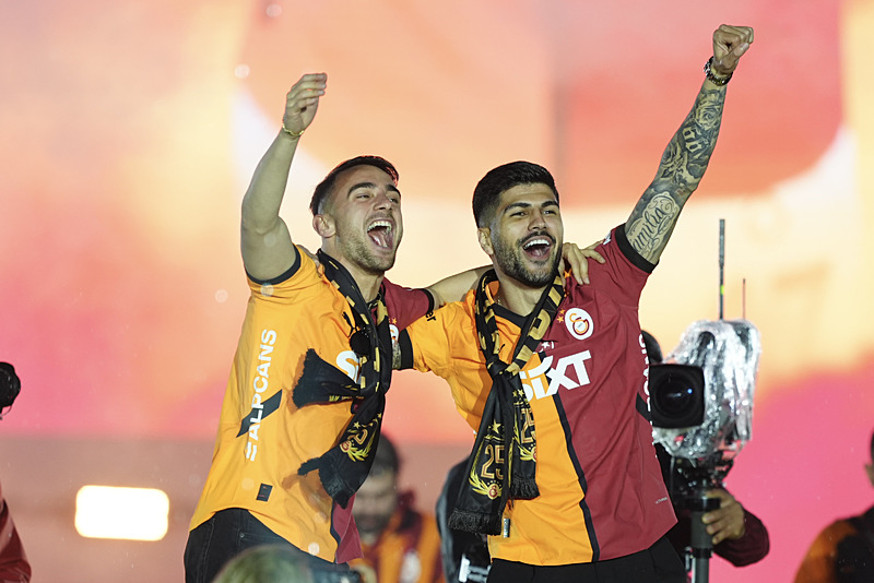 Galatasaray kupasına kavuştu! Yenikapı'da coşku ve hüzün bir arada- Futbol