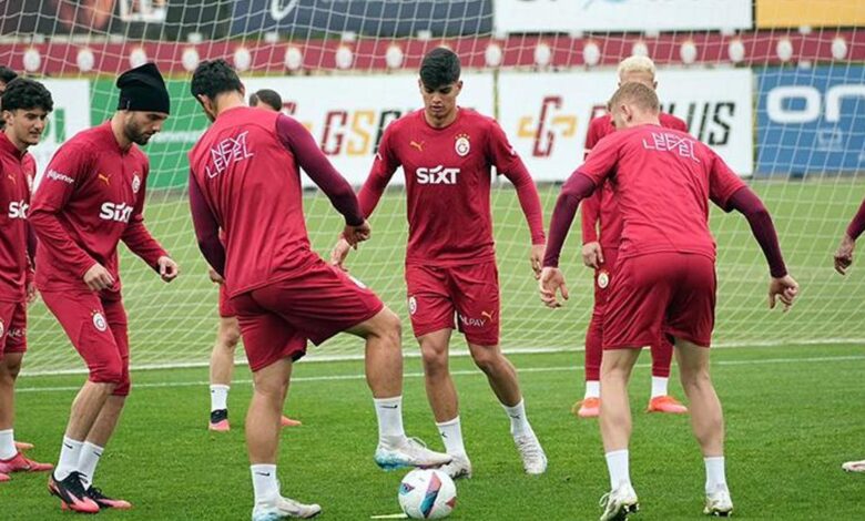 Galatasaray, şampiyonluk maçının hazırlıklarına başladı 11 Galatasaray, şampiyonluk maçının hazırlıklarına başladı- Futbol