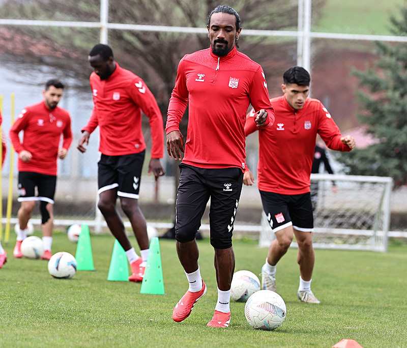 Galatasaray-Sivasspor MAÇI CANLI İZLE | Galatasaray-Net Global Sivasspor maçı saat kaçta ve hangi kanalda?- Futbol