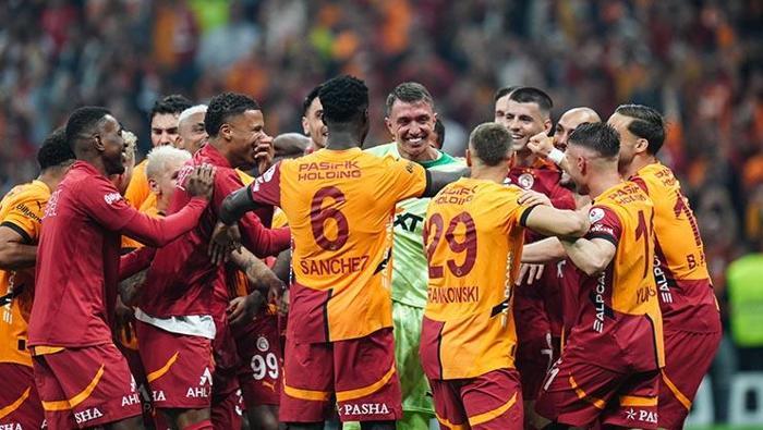 Galatasaray Sportif AŞ Başkan Vekili İbrahim Hatipoğlu 'Şampiyonluğumuzu çalmaya çalıştılar' | Osimhen açıklaması 19 Galatasaray Sportif AŞ Başkan Vekili İbrahim Hatipoğlu 'Şampiyonluğumuzu çalmaya çalıştılar' | Osimhen açıklaması- Futbol