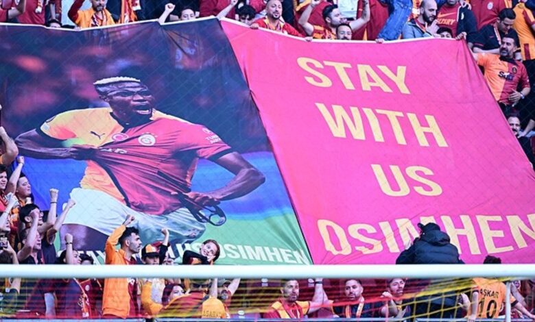 Galatasaray taraftarından Osimhen’e ‘bizimle kal’ mesajı! 13 Galatasaray taraftarından Osimhen’e ‘bizimle kal’ mesajı!- Futbol