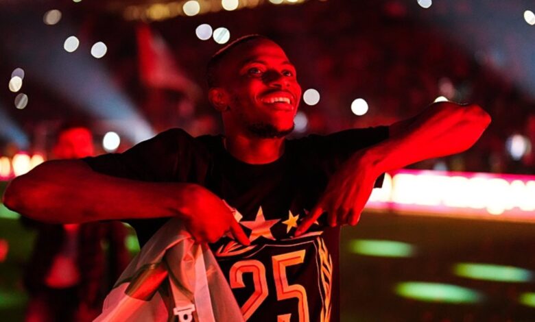 Galatasaray taraftarlarını endişelendiren Osimhen gelişmesi! Forması satışa çıktı... 12 Galatasaray taraftarlarını endişelendiren Osimhen gelişmesi! Forması satışa çıktı...- Futbol