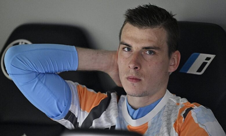 Galatasaray'a Andriy Lunin transferinde çifte şok! 15 Galatasaray'a Andriy Lunin transferinde çifte şok!- Futbol