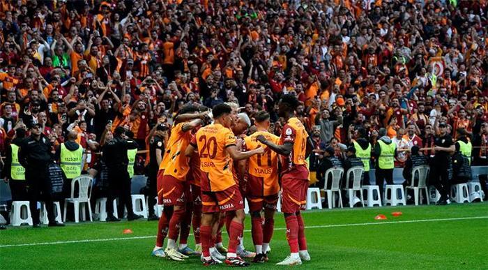Galatasaray'a dev müjde! 2 yıldıza Almanya'dan teklif!- Futbol