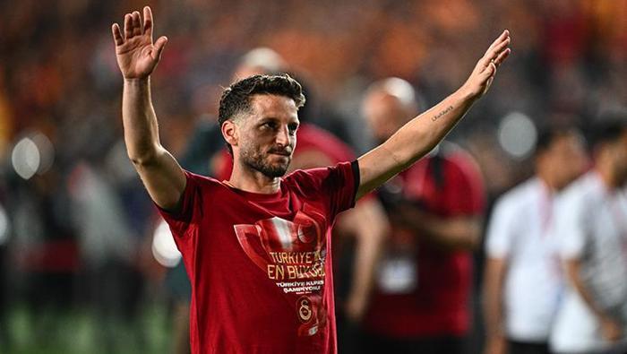 Galatasaray'da Mertens'ten geleceğine dair ilk açıklama 'Sabırsızlıkla bekliyorum' 19 Galatasaray'da Mertens'ten geleceğine dair ilk açıklama 'Sabırsızlıkla bekliyorum'- Futbol