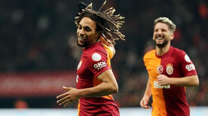 Galatasaray'da Sacha Boey konusunda yeni gelişme... Okan Buruk'a söz verdi! 18 Galatasaray'da Sacha Boey konusunda yeni gelişme... Okan Buruk'a söz verdi!- Futbol
