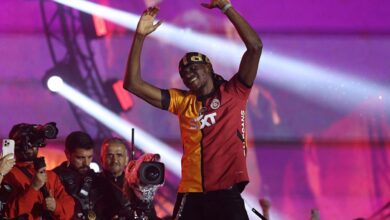Galatasaray'da taraftarlardan Victor Osimhen'e çağrı: Bizimle kal- Fenerbahçe