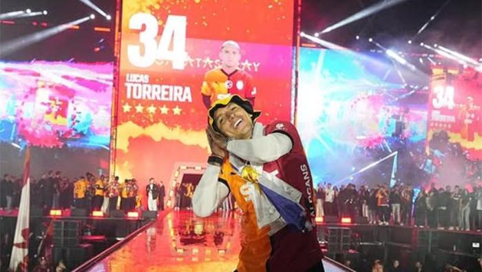 Galatasaray'da Torreira geleceği hakkında açık adres verdi 'Orada oynayacağımı hissediyorum' 21 Galatasaray'da Torreira geleceği hakkında açık adres verdi 'Orada oynayacağımı hissediyorum'- Futbol