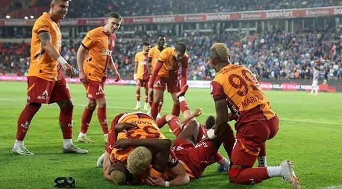 Galatasaray'da Victor Osimhen şoku! Yeni takımını duyurdular, transferde büyük sürpriz... 20 Galatasaray'da Victor Osimhen şoku! Yeni takımını duyurdular, transferde büyük sürpriz...- Futbol