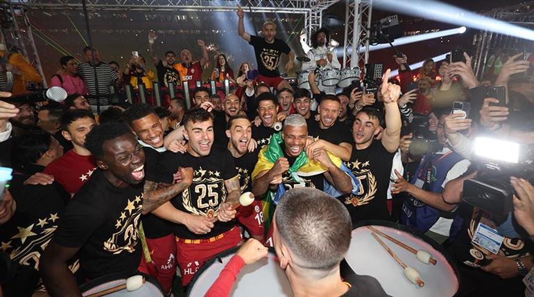 Galatasaray'dan 2000'li yıllara damga... Devleri solladı!- Futbol