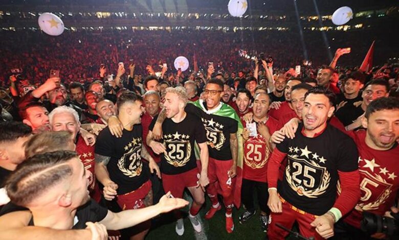Galatasaray'dan 48 saate inanılmaz ciro! 11 Galatasaray'dan 48 saate inanılmaz ciro!- Futbol