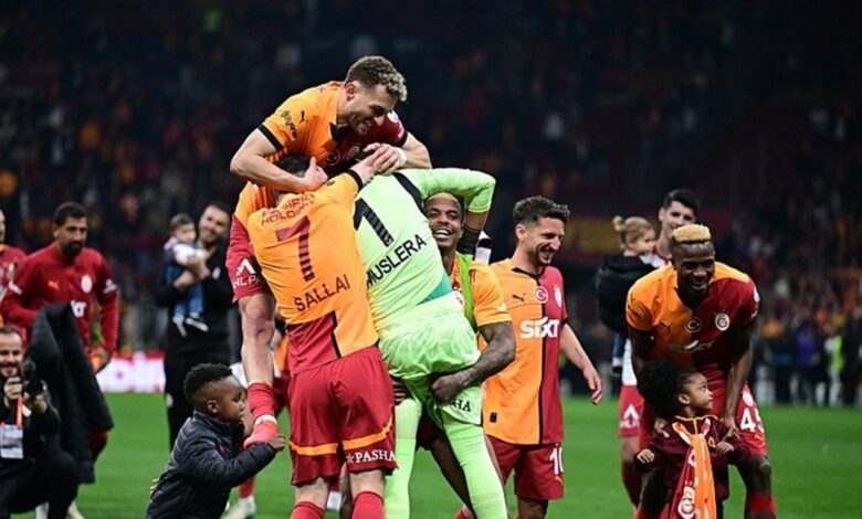 Galatasaray'dan 5. yıldız planı! Ezeli rakiplere flaş gönderme 11 Galatasaray'dan 5. yıldız planı! Ezeli rakiplere flaş gönderme- Futbol