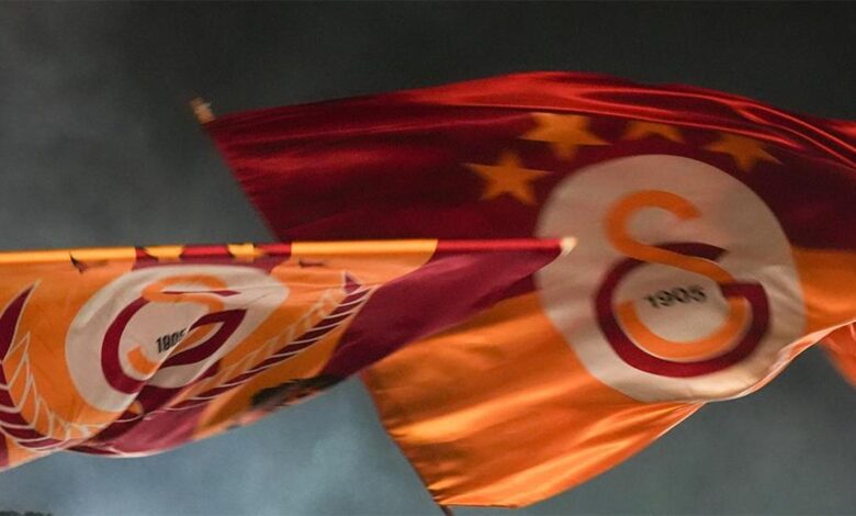 Galatasaray'dan açıklama: Taraftarlarımıza yapılan silahlı saldırıyı şiddetle kınıyoruz 11 Galatasaray'dan açıklama: Taraftarlarımıza yapılan silahlı saldırıyı şiddetle kınıyoruz- Fenerbahçe