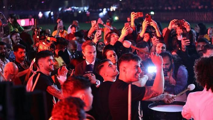 Galatasaray'ın 5 yıldızlı şampiyonluğuna olay yorum: Yıllarca hatırlanacak çünkü...- Futbol