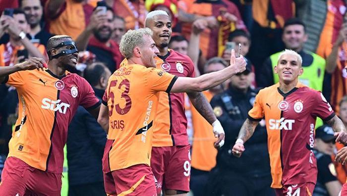 Galatasaray'ın 5 yıldızlı şampiyonluğuna olay yorum: Yıllarca hatırlanacak çünkü...- Futbol