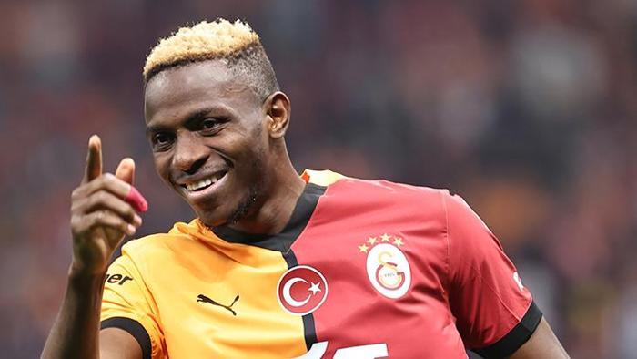 Galatasaraylı taraftarları sevince boğacak haber: Victor Osimhen kalabilir... 22 Galatasaraylı taraftarları sevince boğacak haber: Victor Osimhen kalabilir...- Futbol