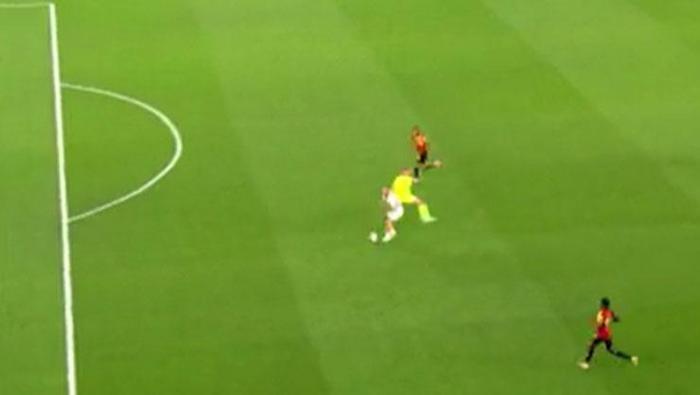 Göztepe-Galatasaray maçına damga vuran an! Trio ekibi noktayı koydu: 'Amasız, fakatsız, lakinsiz net bir kırmızı kart'- Futbol