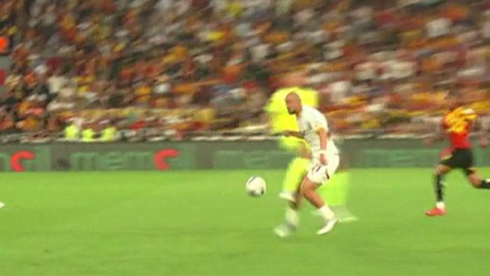 Göztepe-Galatasaray maçına damga vuran an! Trio ekibi noktayı koydu: 'Amasız, fakatsız, lakinsiz net bir kırmızı kart'- Futbol