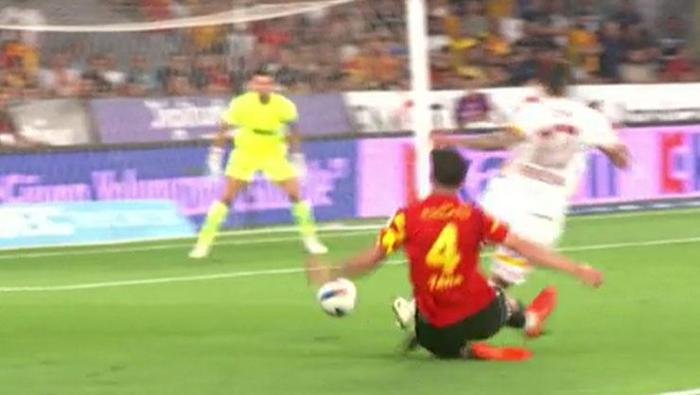 Göztepe-Galatasaray maçına damga vuran an! Trio ekibi noktayı koydu: 'Amasız, fakatsız, lakinsiz net bir kırmızı kart'- Futbol