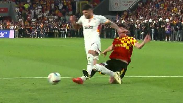 Göztepe-Galatasaray maçına damga vuran an! Trio ekibi noktayı koydu: 'Amasız, fakatsız, lakinsiz net bir kırmızı kart'- Futbol