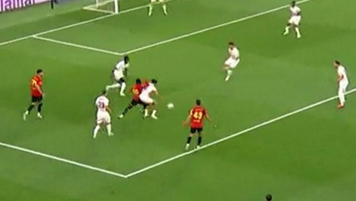 Göztepe-Galatasaray maçına damga vuran an! Trio ekibi noktayı koydu: 'Amasız, fakatsız, lakinsiz net bir kırmızı kart'- Futbol
