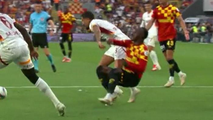 Göztepe-Galatasaray maçına damga vuran an! Trio ekibi noktayı koydu: 'Amasız, fakatsız, lakinsiz net bir kırmızı kart'- Futbol