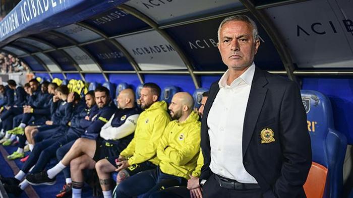 İtalyanlar onun için deliriyor: Fenerbahçe'nin yıldızını kafaya taktılar! Bonservisi belli oldu 21 İtalyanlar onun için deliriyor: Fenerbahçe'nin yıldızını kafaya taktılar! Bonservisi belli oldu- Futbol