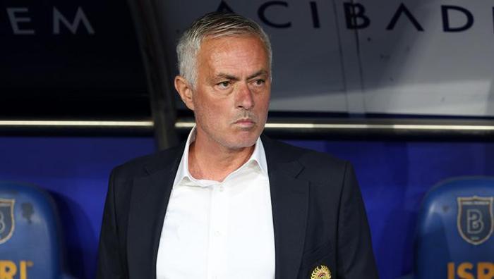 Jose Mourinho Fiumicino'da ortaya çıktı! İtalyanlar görüntüsünü yayınladı: Olay iddia 17 Jose Mourinho Fiumicino'da ortaya çıktı! İtalyanlar görüntüsünü yayınladı: Olay iddia- Futbol