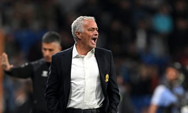 Jose Mourinho'dan hakeme VAR tepkisi! 15 Jose Mourinho'dan hakeme VAR tepkisi!- Fenerbahçe