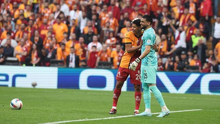 'Kemerburgaz'a bir heykel dikilecekse onun heykeli olurdu' Galatasaray'ın 25. şampiyonluk zaferinin ardından açıkladı: Gözyaşlarıan boğuldu- Futbol