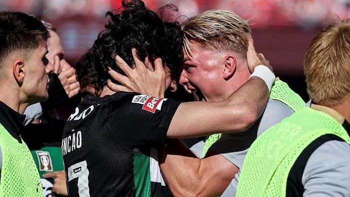Kerem Aktürkoğlu çıldırttı! Benfica-Sporting CP maçının ardından olay sözler, 100. golü derbide geldi ama yetmedi... 26 Kerem Aktürkoğlu çıldırttı! Benfica-Sporting CP maçının ardından olay sözler, 100. golü derbide geldi ama yetmedi...- Futbol