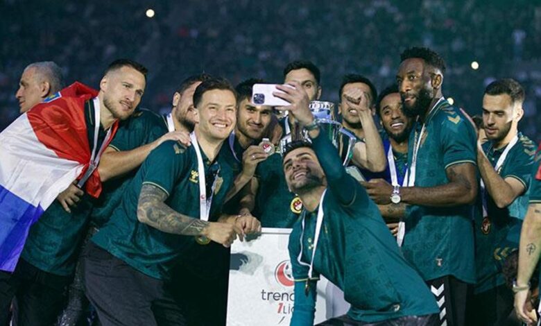 Kocaelispor şampiyonluk kupasını aldı- Futbol