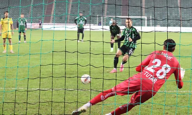 Kocaelispor son dakikalara kadar pes etmedi! 11 Kocaelispor son dakikalara kadar pes etmedi!- Futbol
